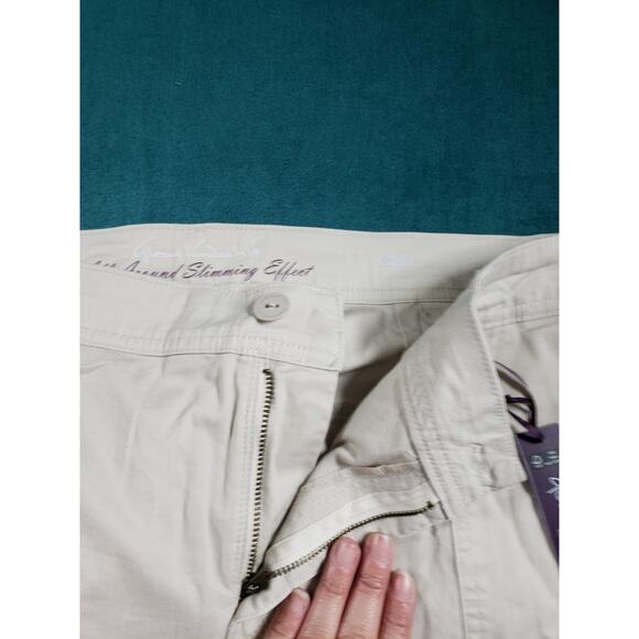 Gloria Vanderbilt Pants Size 16 W Womens Beige Stretch Capri Plus Cargo NWT - Picture 7 of 15